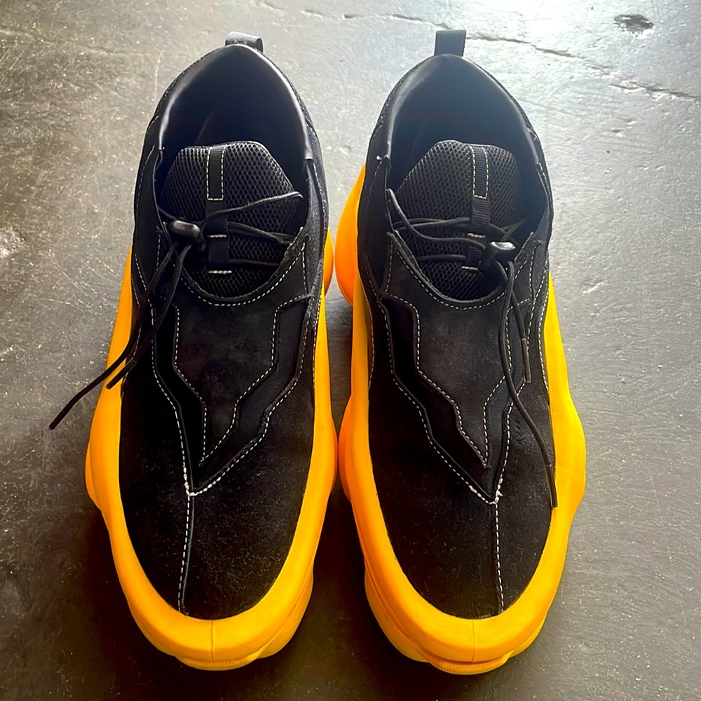Peter Moss Black and Yellow sneakers